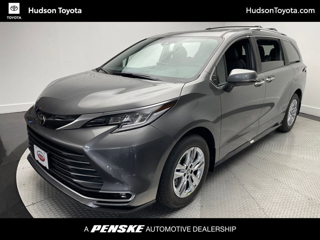 2026 Toyota Sienna Limited's photo