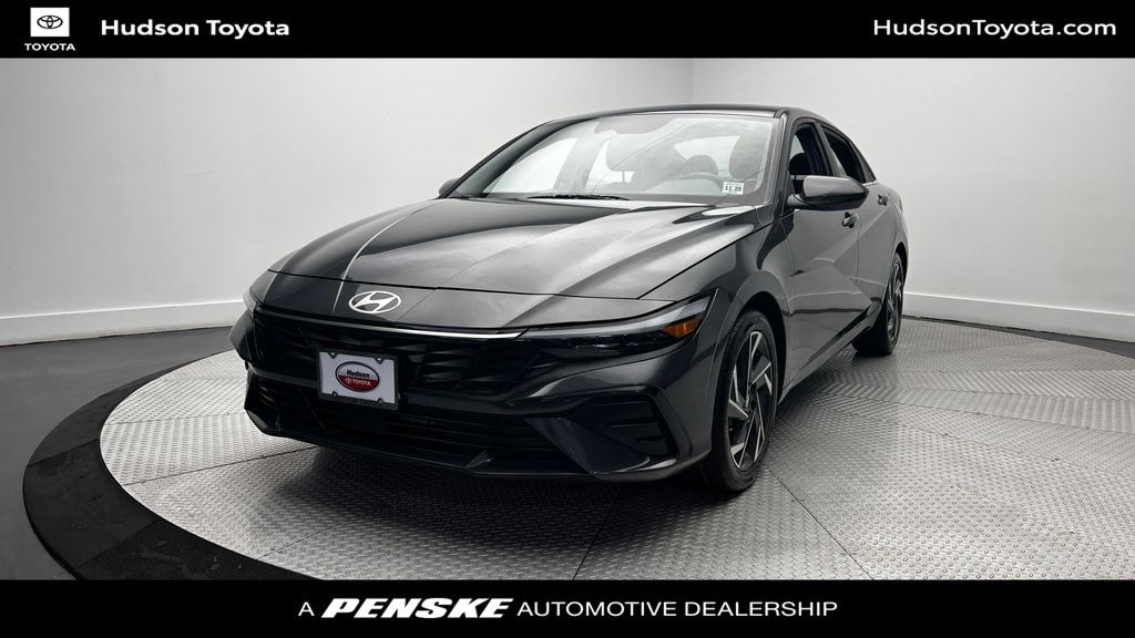Used 2024 Hyundai Elantra SEL Sedan