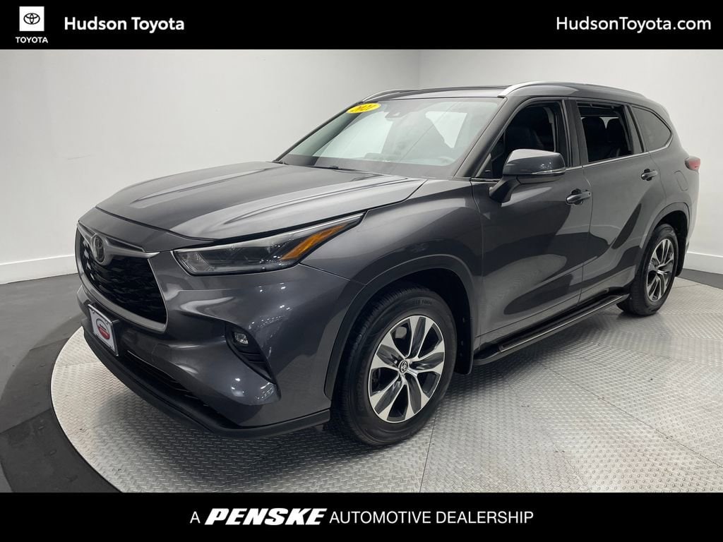2021 Toyota Highlander XLE's photo
