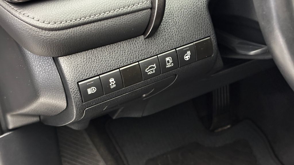2024 Toyota Camry LE - Photo 14