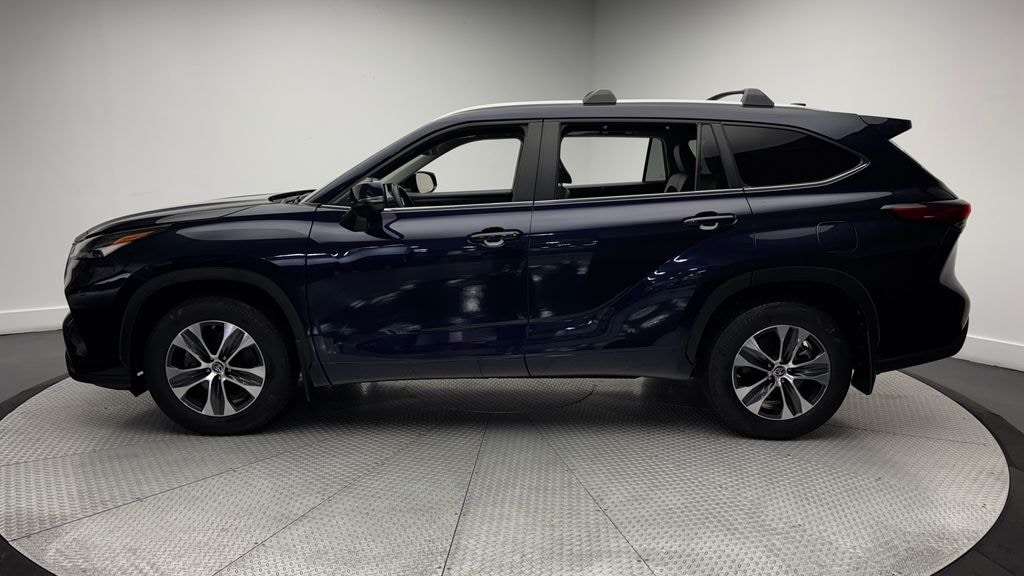 Used 2023 Toyota Highlander XLE SUV