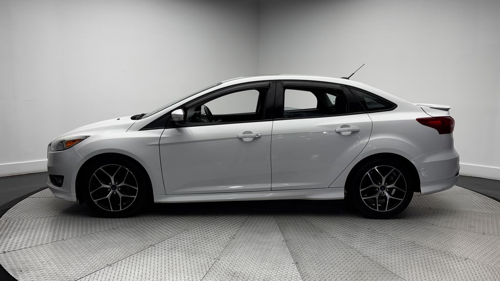 Used 2015 Ford Focus SE with VIN 1FADP3F2XFL258868 for sale in Jersey City, NJ