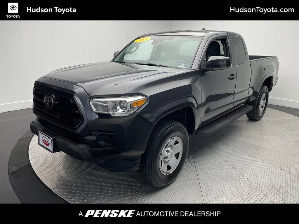 2019 Toyota Tacoma SR's photo