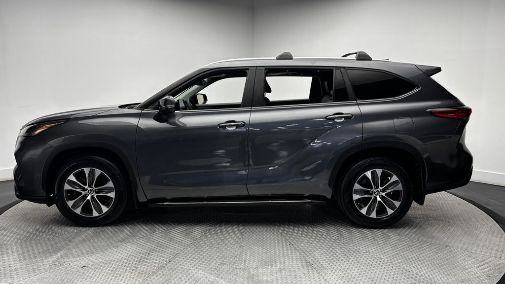 Used 2023 Toyota Highlander XLE SUV