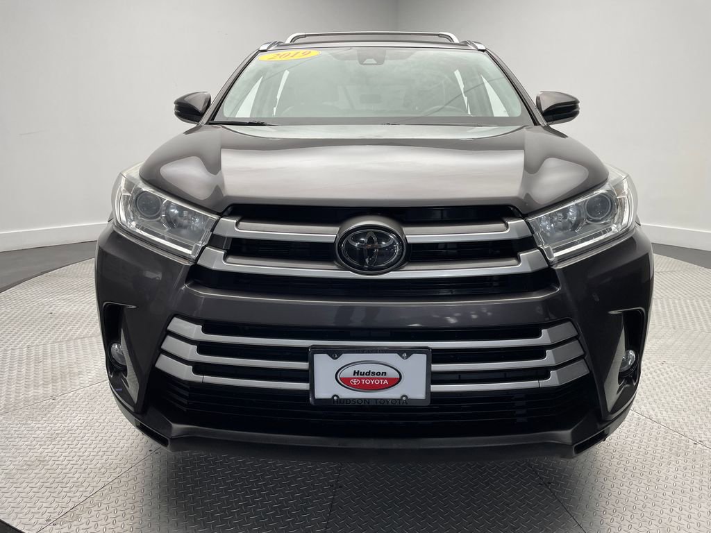 2019 Toyota Highlander XLE photo 2