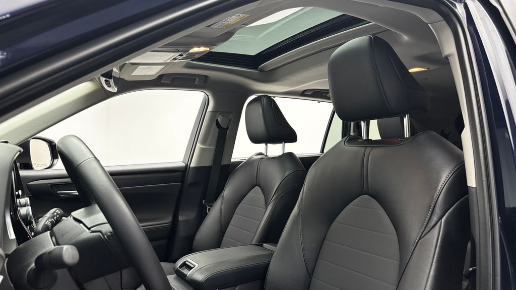 2025 Toyota Highlander XLE - Photo 10