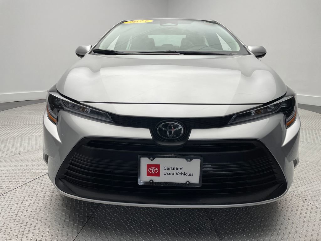 2025 Toyota Corolla LE photo 2