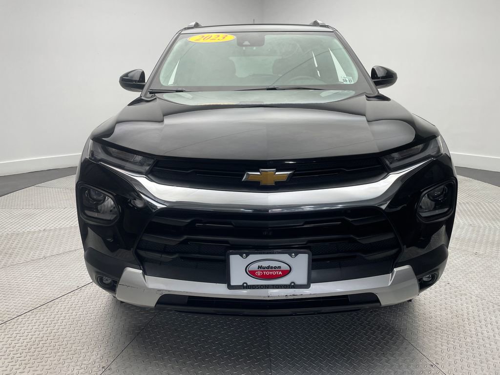 2023 Chevrolet Trailblazer LT photo 2