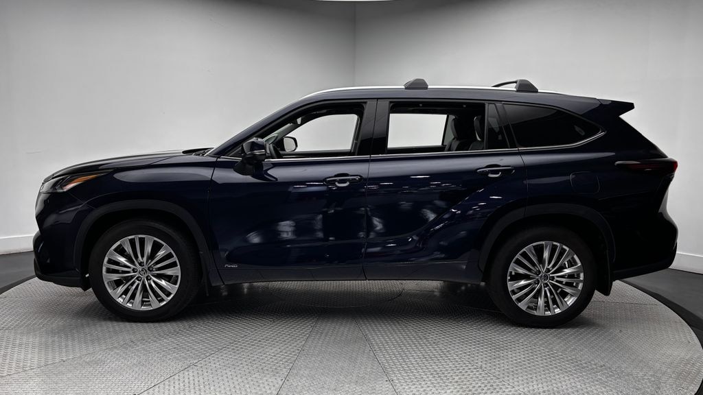 Certified 2026 Toyota Highlander Hybrid Platinum SUV