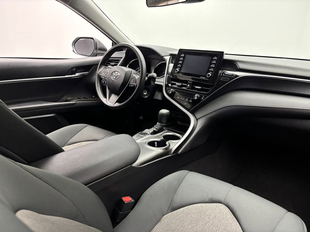 2024 Toyota Camry LE - Photo 31