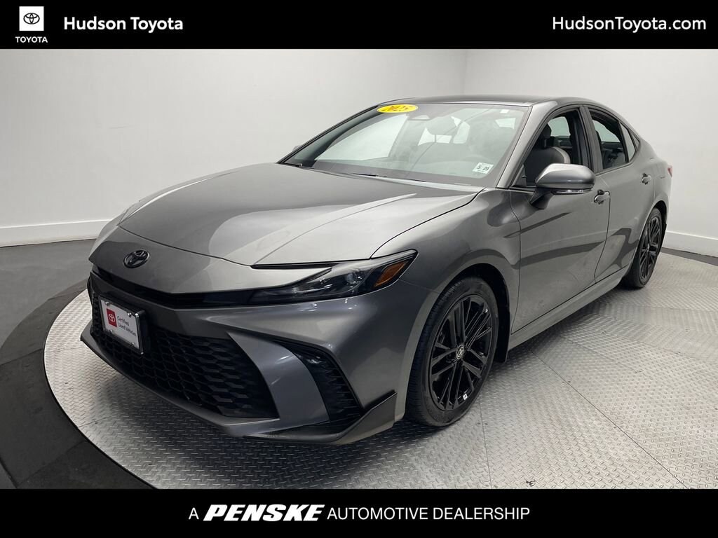 Used 2025 Toyota Camry SE Sedan