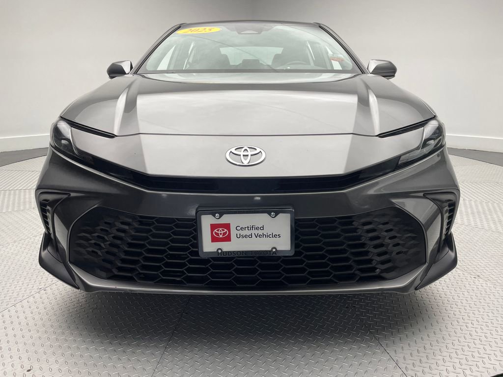 2025 Toyota Camry SE photo 2
