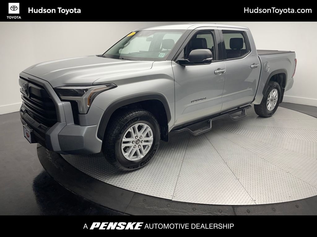 2023 Toyota Tundra SR5's photo