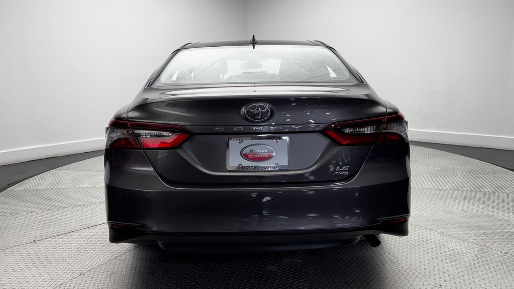 2024 Toyota Camry LE - Photo 31