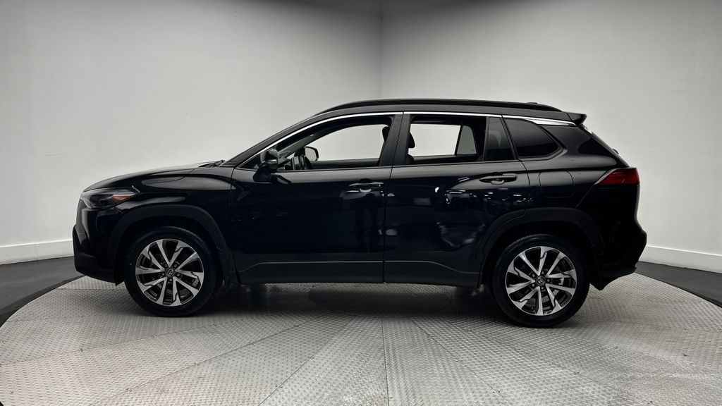 Used 2023 Toyota Corolla Cross XLE SUV