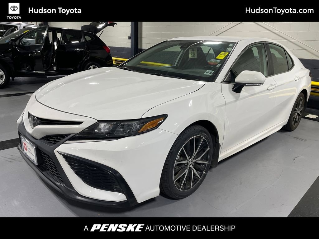 Used 2024 Toyota Camry SE Sedan