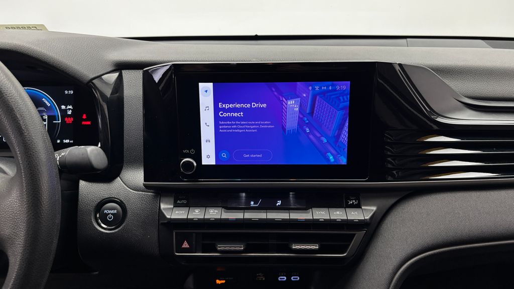 2025 Toyota Camry LE - Photo 24