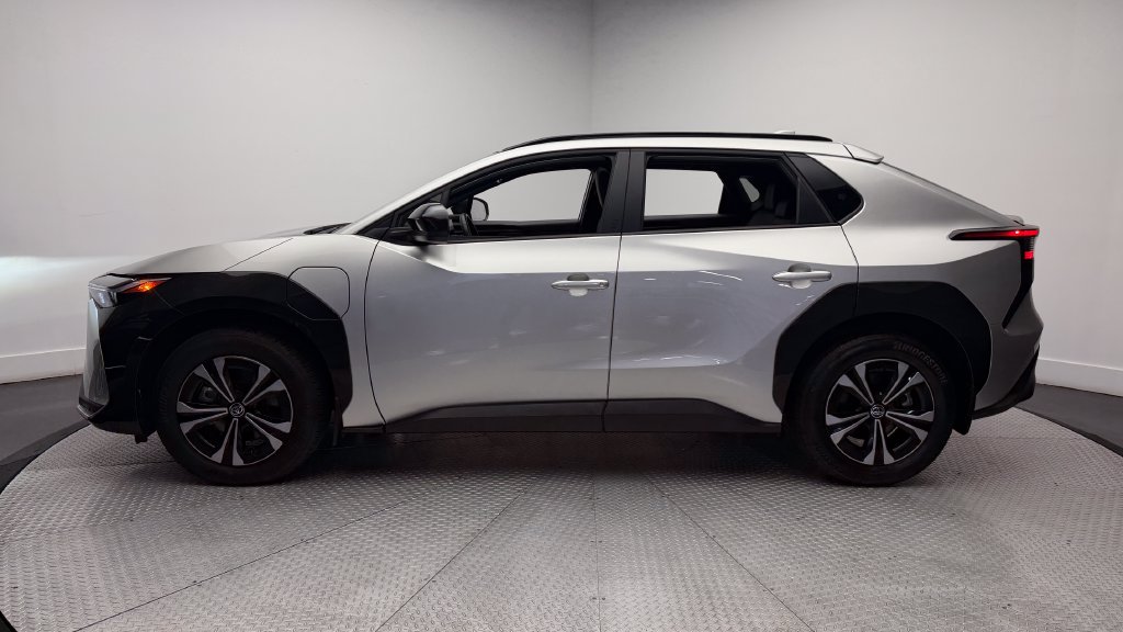 Used 2025 Toyota bZ4X XLE SUV