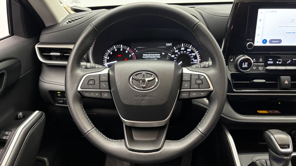 2025 Toyota Highlander XLE - Photo 29