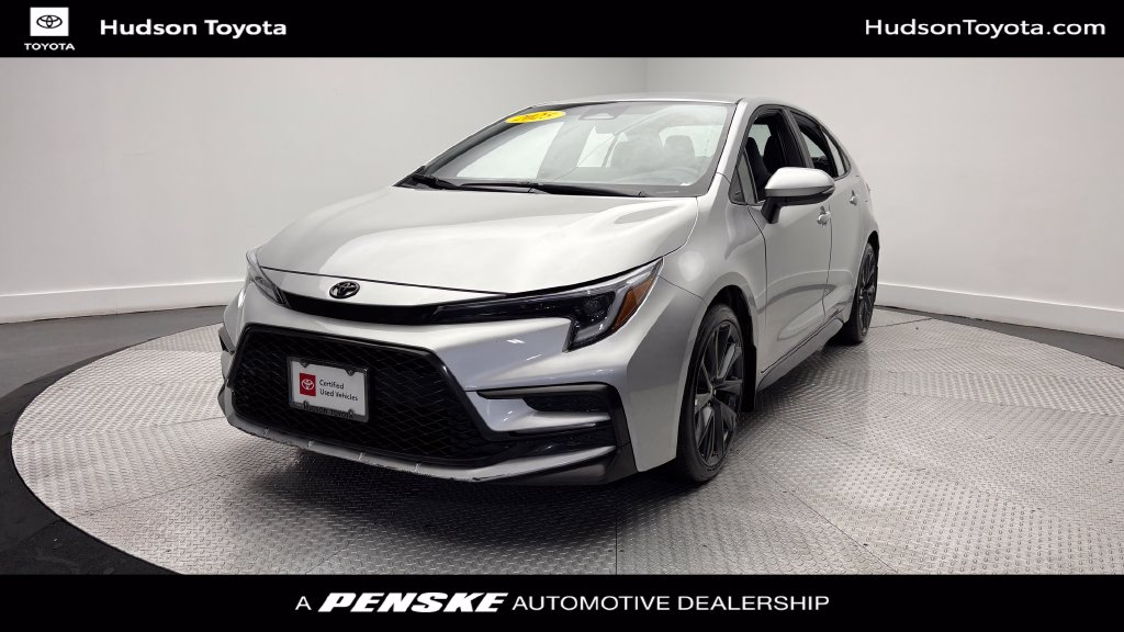 Used 2025 Toyota Corolla SE Sedan