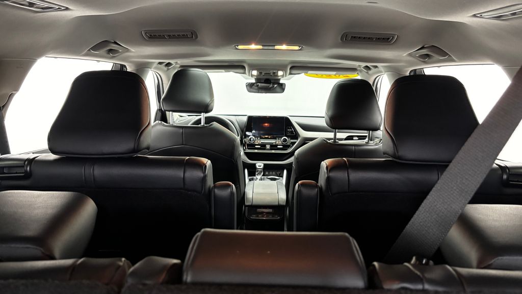 2025 Toyota Highlander XLE - Photo 42