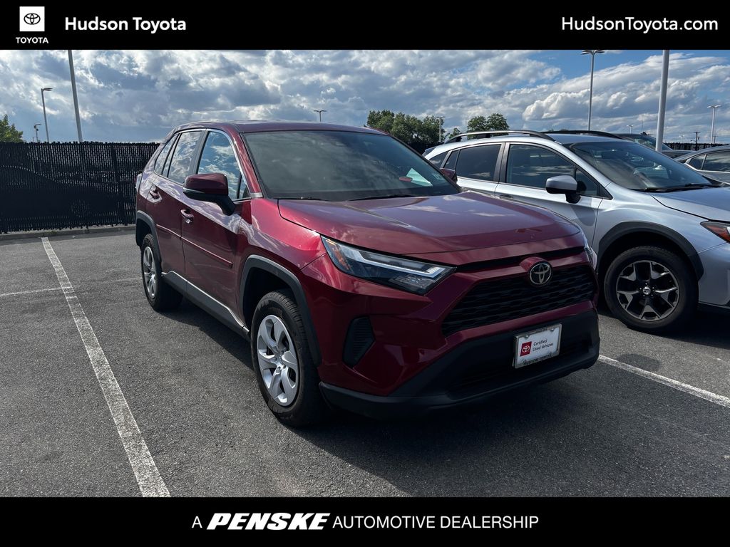 2023 Toyota RAV4 LE AWD's photo