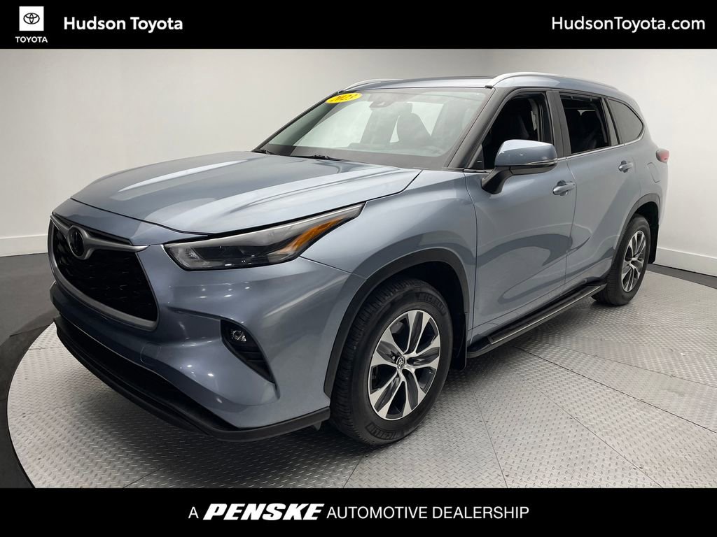 2023 Toyota Highlander XLE's photo