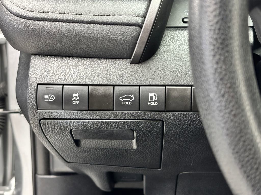 2024 Toyota Camry LE - Photo 13