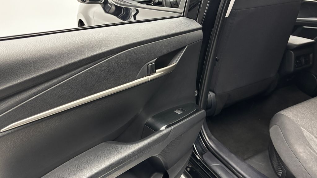2025 Toyota Camry LE - Photo 33