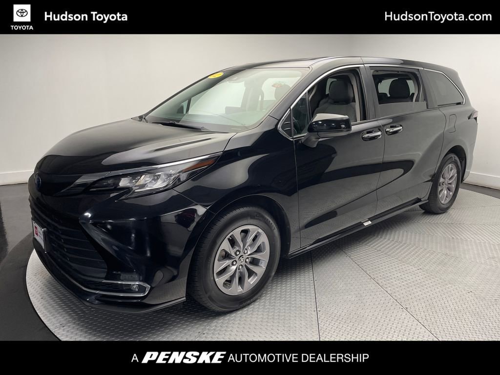 Certified 2022 Toyota Sienna XLE 7 Passenger Van Passenger Van