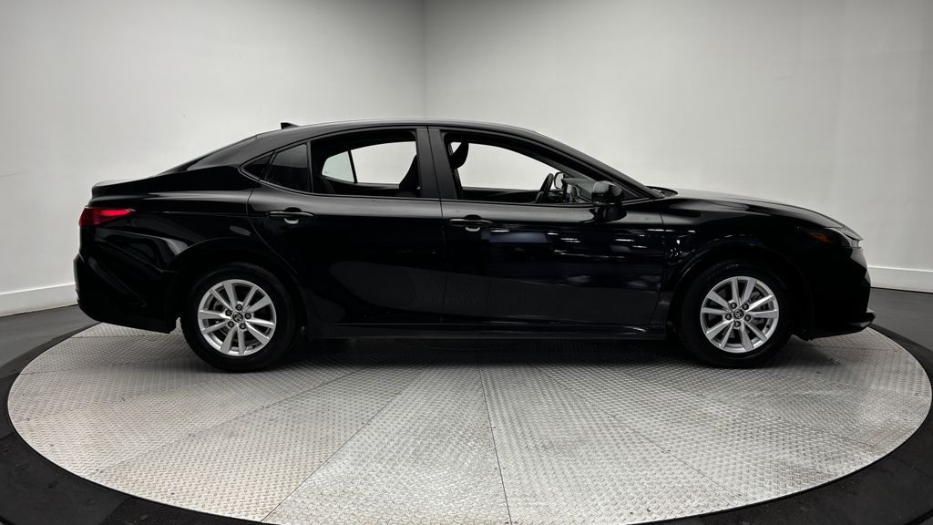 2025 Toyota Camry LE - Photo 40