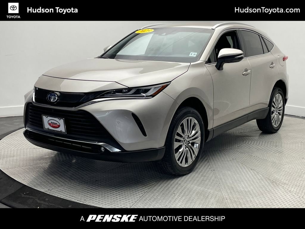 2023 Toyota Venza Limited's photo