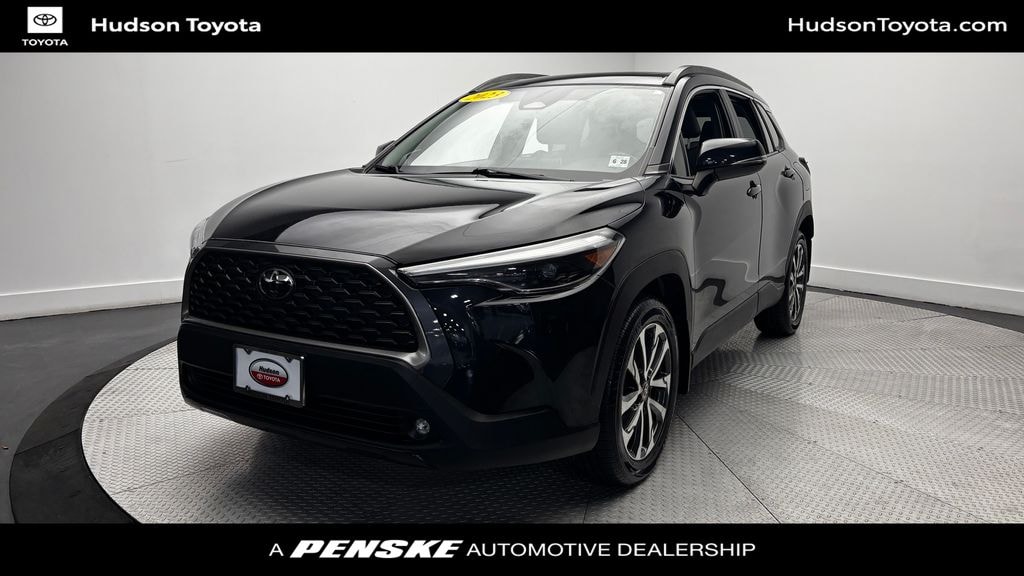 Used 2023 Toyota Corolla Cross XLE SUV