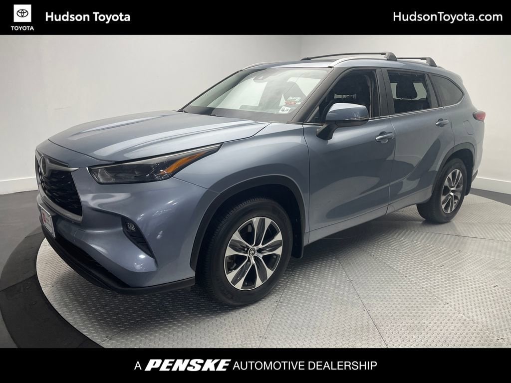 2023 Toyota Highlander XLE's photo