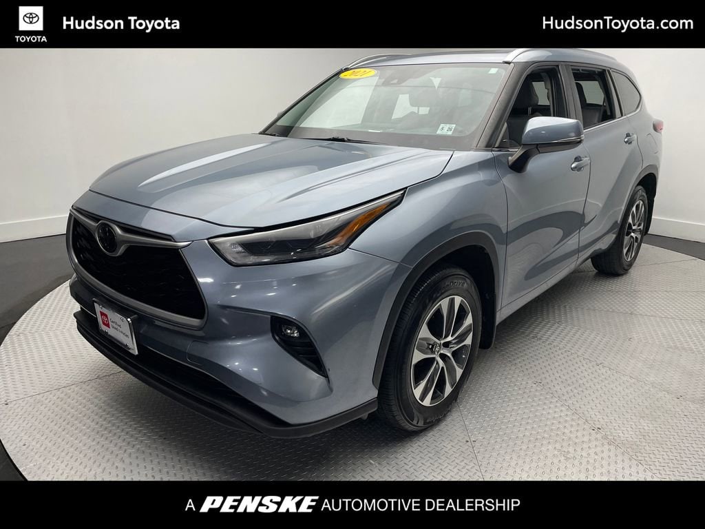 2021 Toyota Highlander XLE's photo