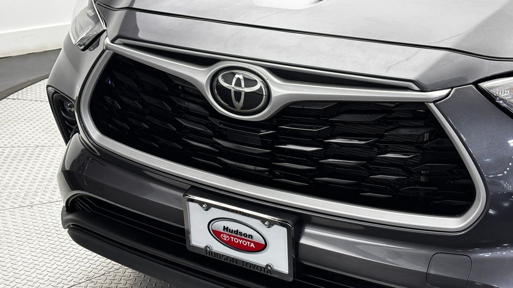 Used 2023 Toyota Highlander XLE SUV