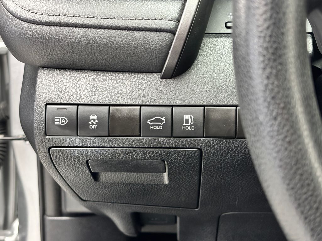 2024 Toyota Camry LE - Photo 13