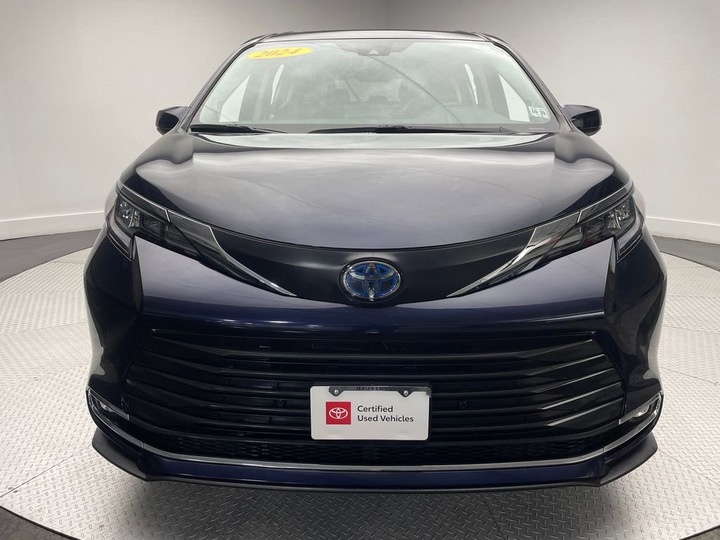 Certified 2024 Toyota Sienna XLE 7 Passenger Van Passenger Van