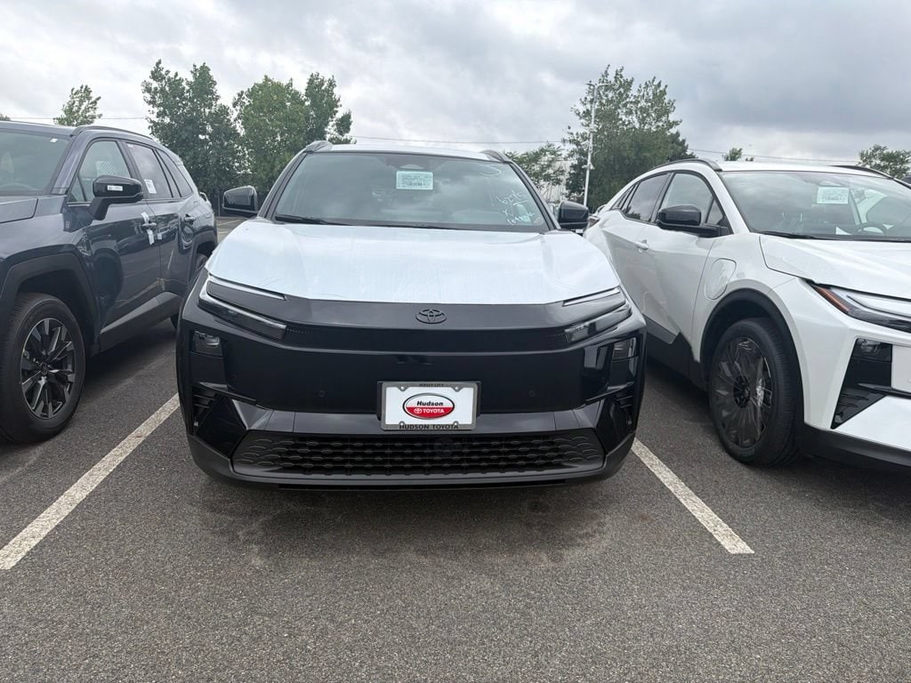 New 2026 Toyota C-HR SE SE AWD