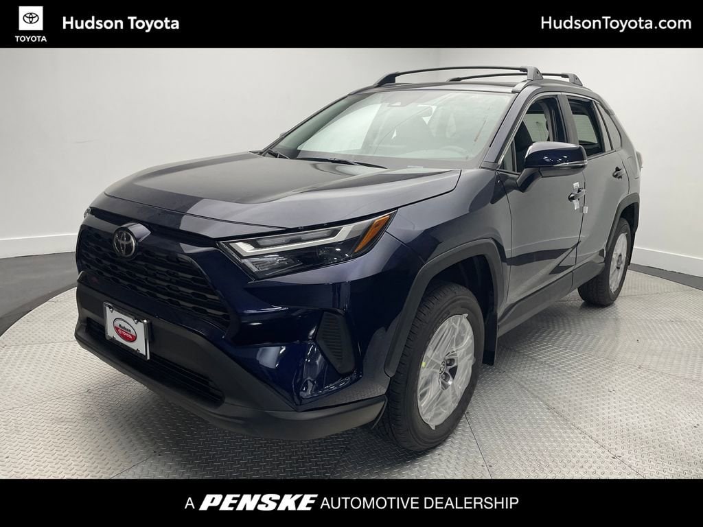 2025 Toyota RAV4 XLE's photo