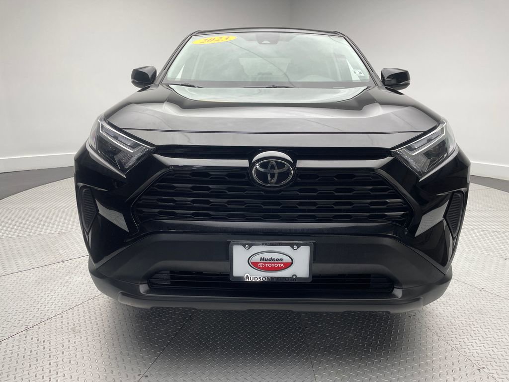2023 Toyota RAV4 LE photo 2