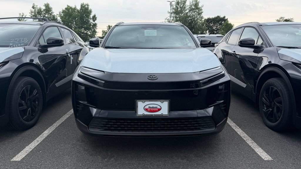 New 2026 Toyota C-HR SE SE AWD