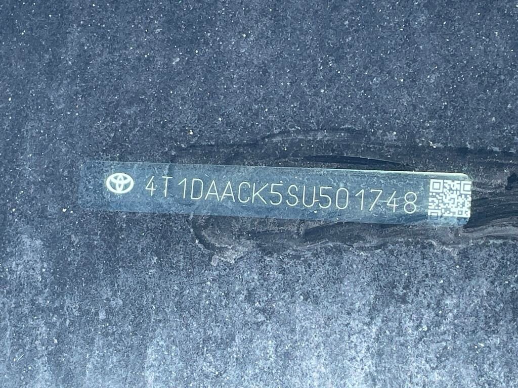 2025 Toyota Camry SE photo 2