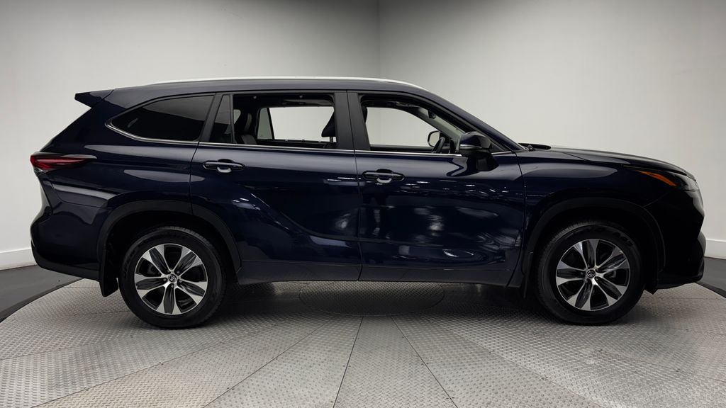 2025 Toyota Highlander XLE - Photo 44
