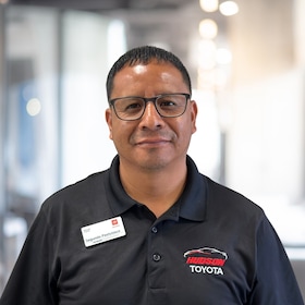 Staff member Segundo Pastuizaca from ID_2c4848870383