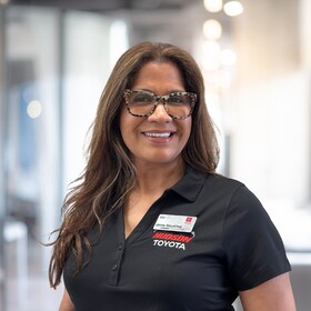 Staff member Jenny De La Cruz from ID_54f399