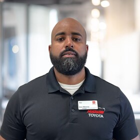 Staff member Alex Moreno from ID_2c4848870383