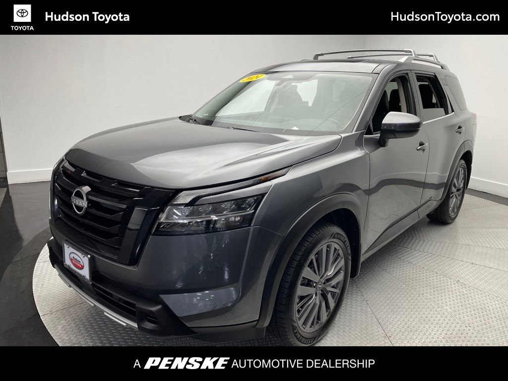 2024 Nissan Pathfinder SL 4WD's photo