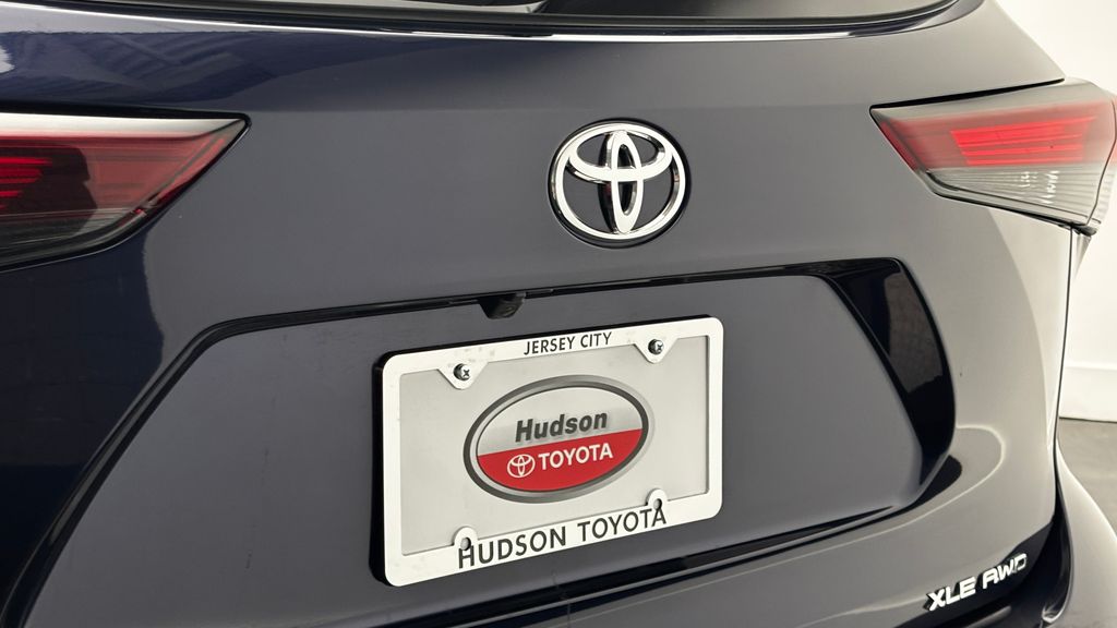 2025 Toyota Highlander XLE - Photo 8