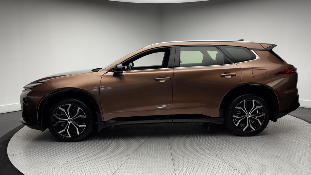 Certified 2025 Toyota Crown Signia XLE SUV